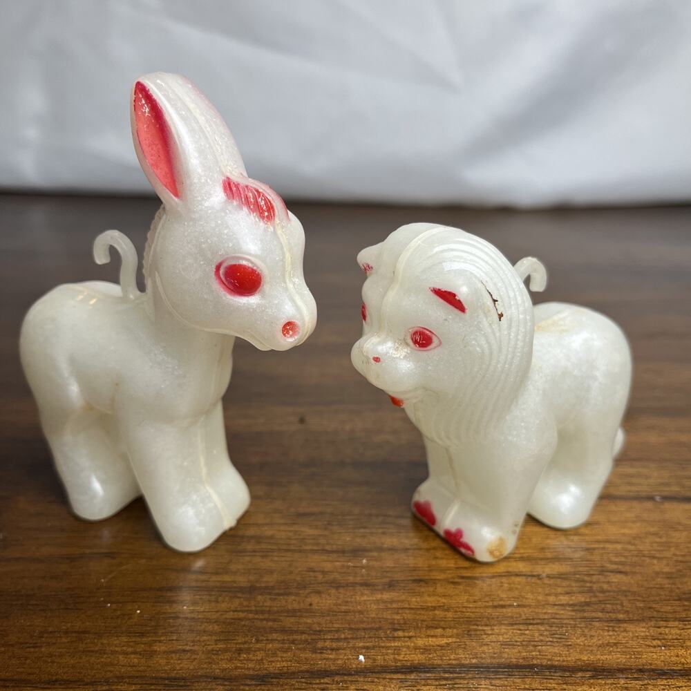 Lot Of 2 Carnival Rosbro Glow in the Dark Hard Plastic Lion & Donkey Ornaments